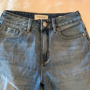 Packing retro boyfriend jeans